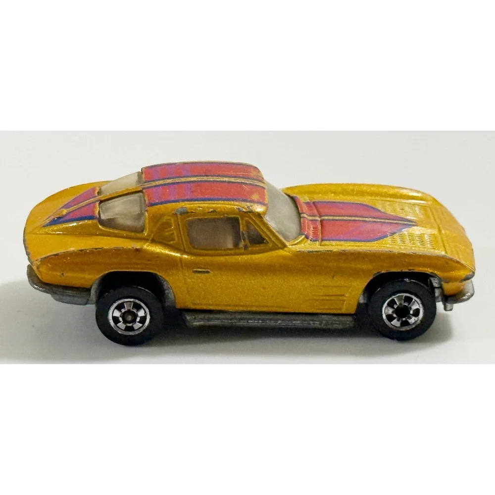 Hot Wheels 63 Corvette Stingray 1:64 Gold Split Window 1979 Hong Kong Casting